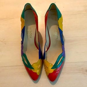 90’modest heel retro graphic design